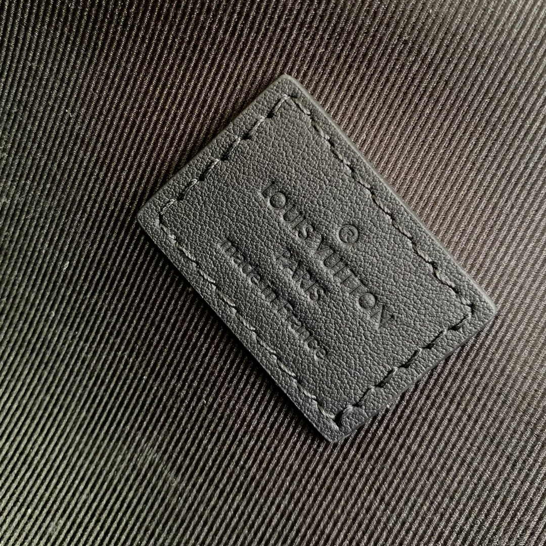 Louis Vuitton M81746 Steamer Wearable Wallet Black leather