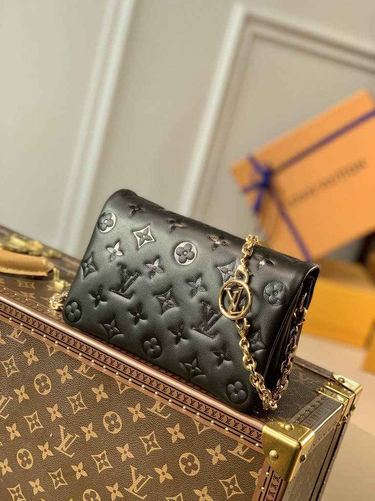 Louis Vuitton M82116 Pochette Coussin Handbag Calfskin Leather Black