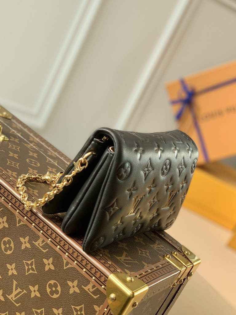 Louis Vuitton M82116 Pochette Coussin Handbag Calfskin Leather Black