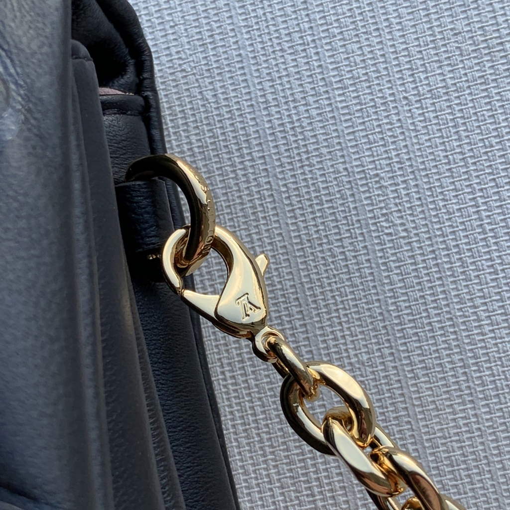 Louis Vuitton M82116 Pochette Coussin Handbag Calfskin Leather Black - Default Title - View 5
