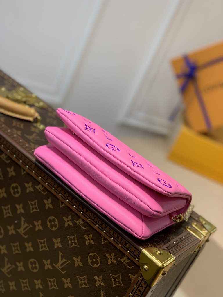 Louis Vuitton M80745 Pochette Coussin Handbag Calfskin M80742 Pink
