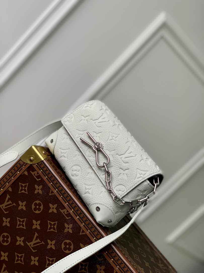 Louis Vuitton M82571 Steamer Wearable Wallet Beige Leather
