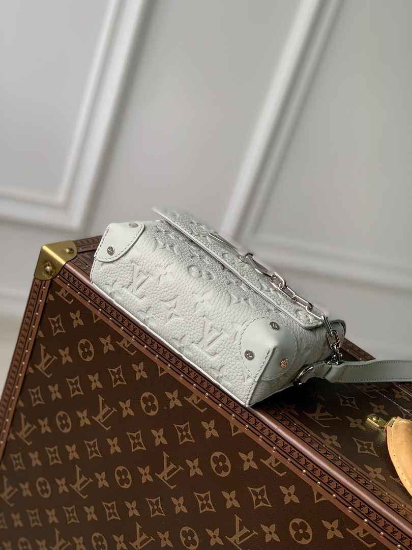 Louis Vuitton M82571 Steamer Wearable Wallet Beige Leather