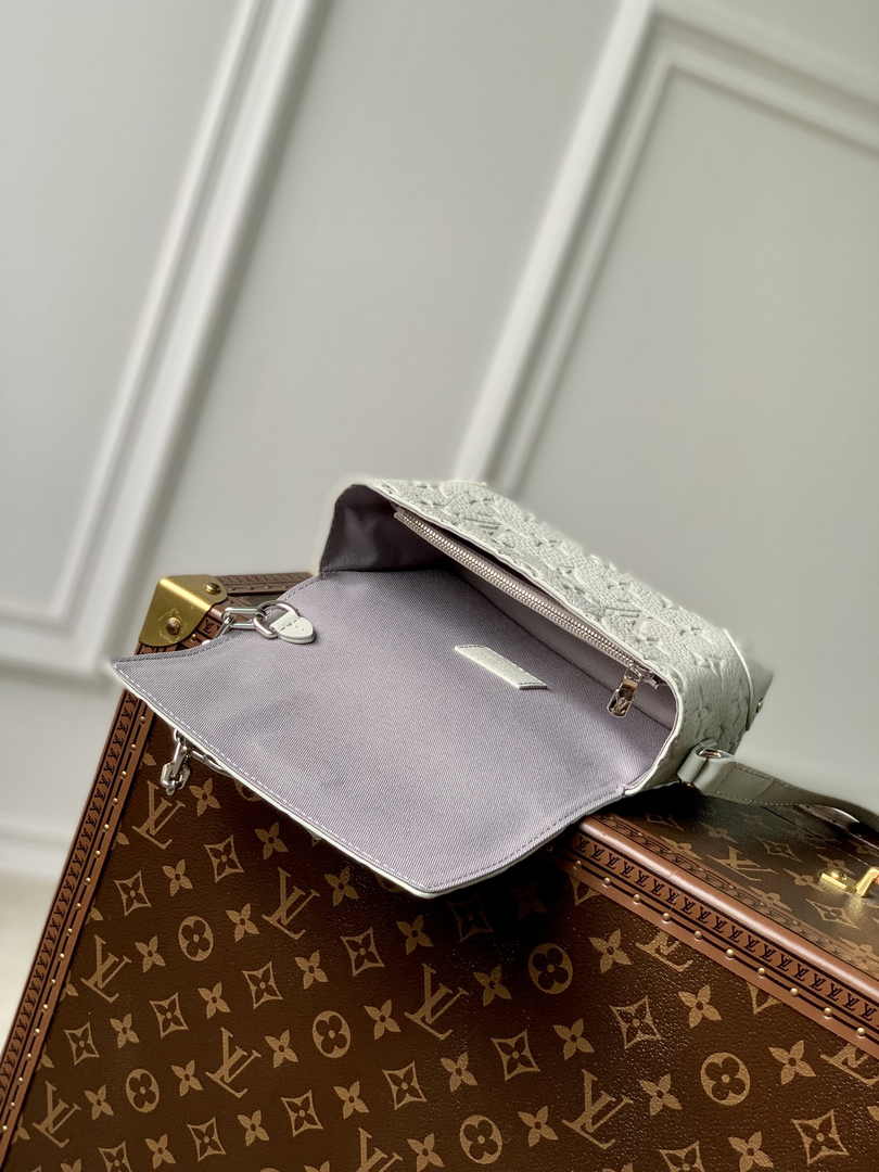 Louis Vuitton M82571 Steamer Wearable Wallet Beige Leather