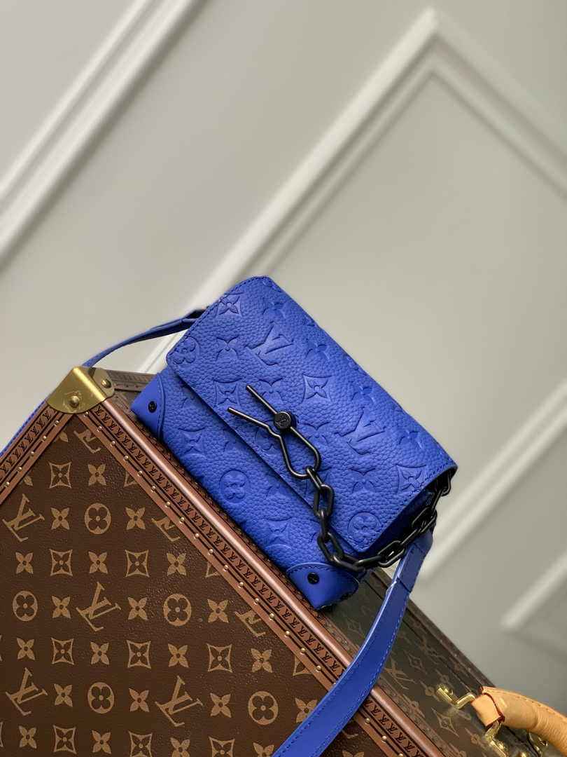 Louis Vuitton M82571 Steamer Wearable Wallet Blue Leather