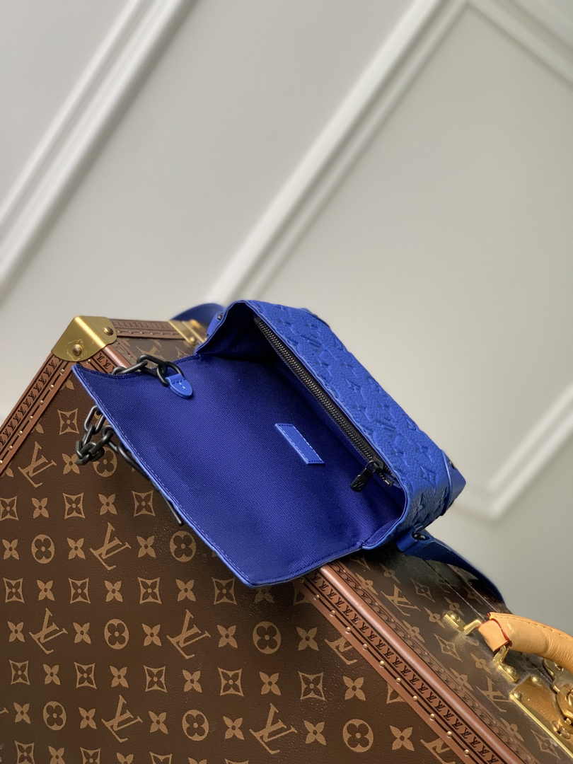 Louis Vuitton M82571 Steamer Wearable Wallet Blue Leather