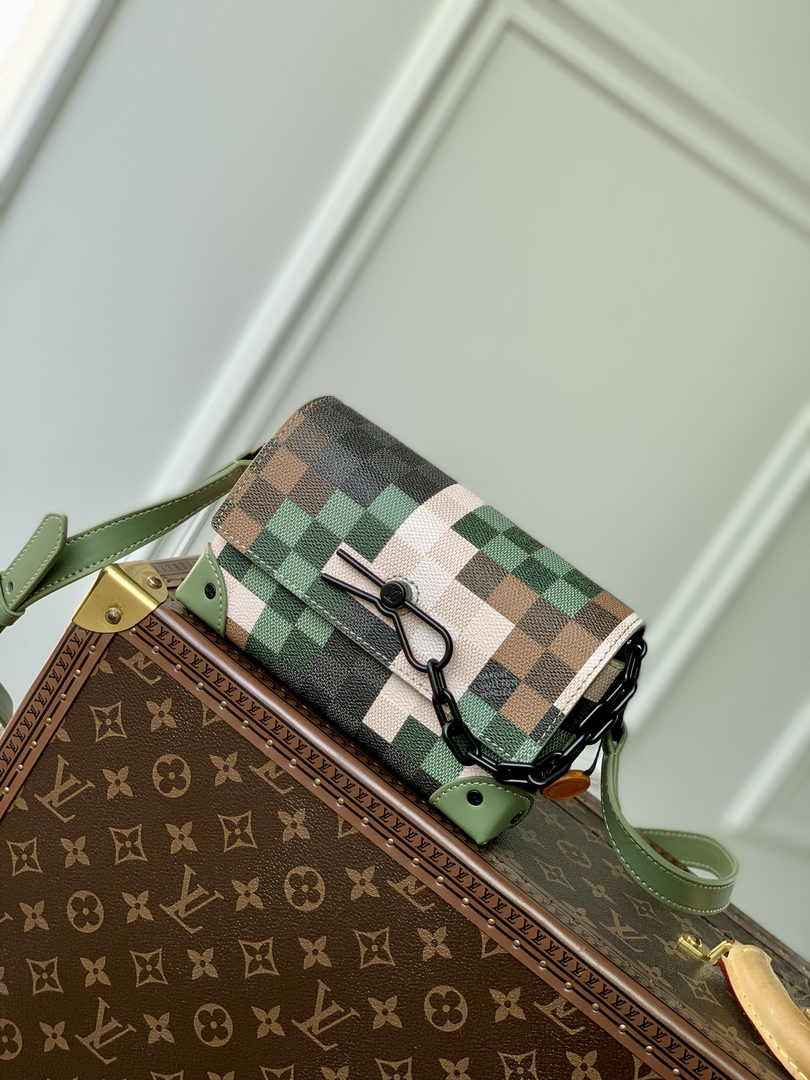 Louis Vuitton M83172 Steamer Wearable Wallet Green