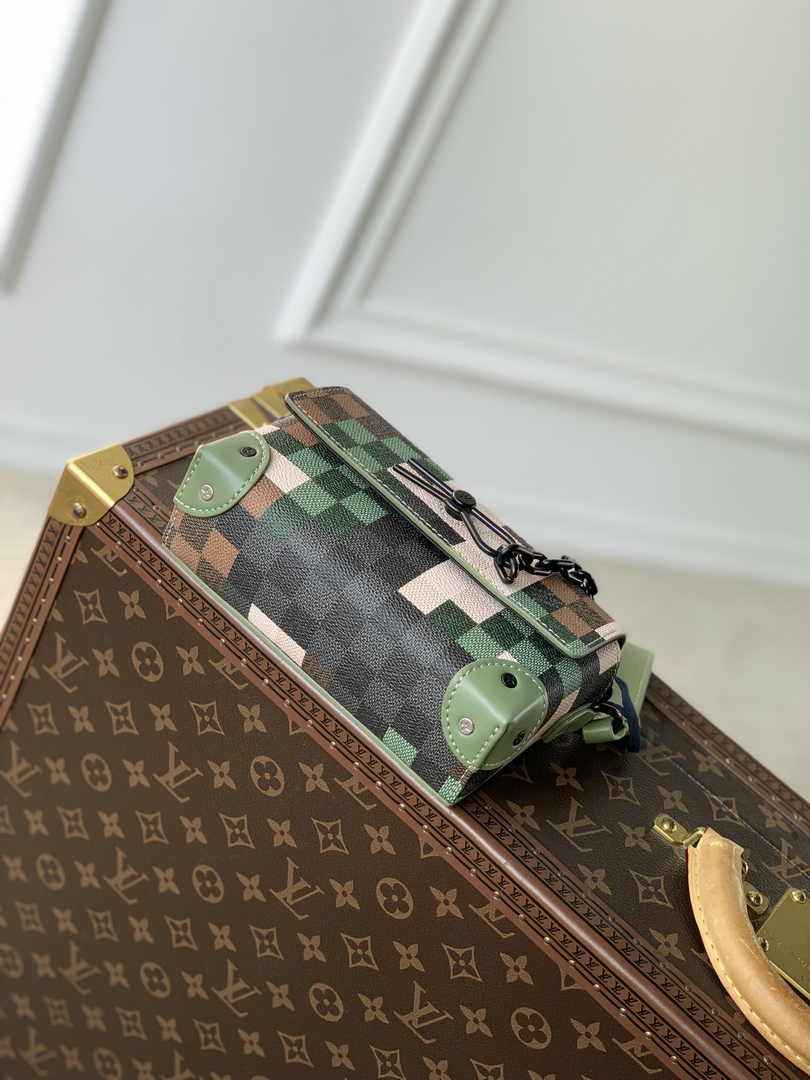 Louis Vuitton M83172 Steamer Wearable Wallet Green