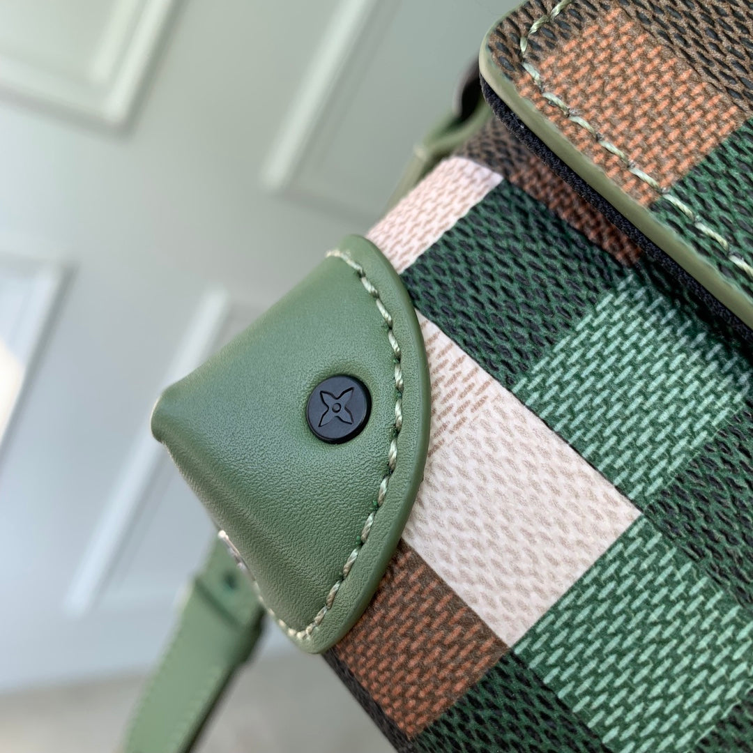 Louis Vuitton M83172 Steamer Wearable Wallet Green