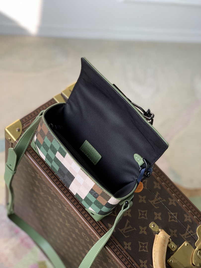 Louis Vuitton M83172 Steamer Wearable Wallet Green