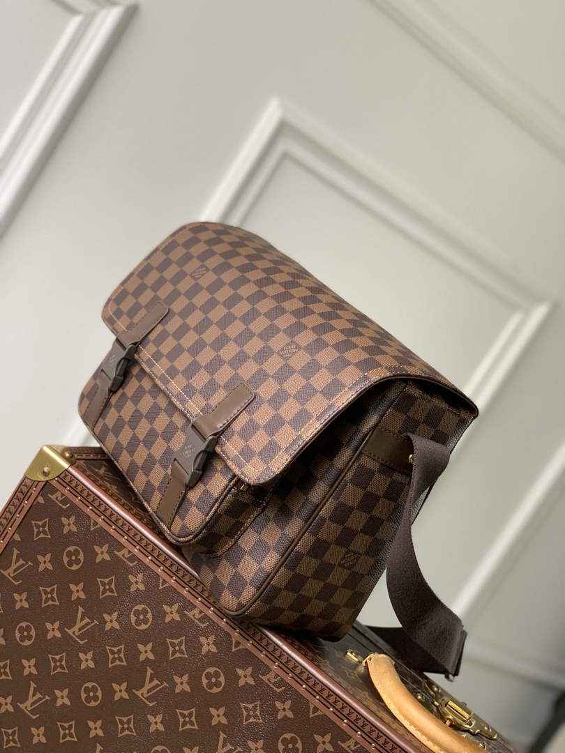 Louis Vuitton Messenger Bag N51125