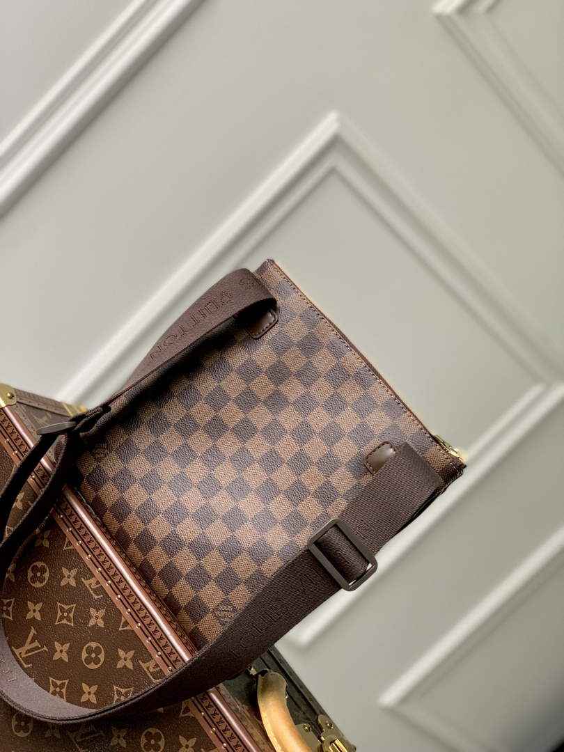 Louis Vuitton Messenger Bag N51125