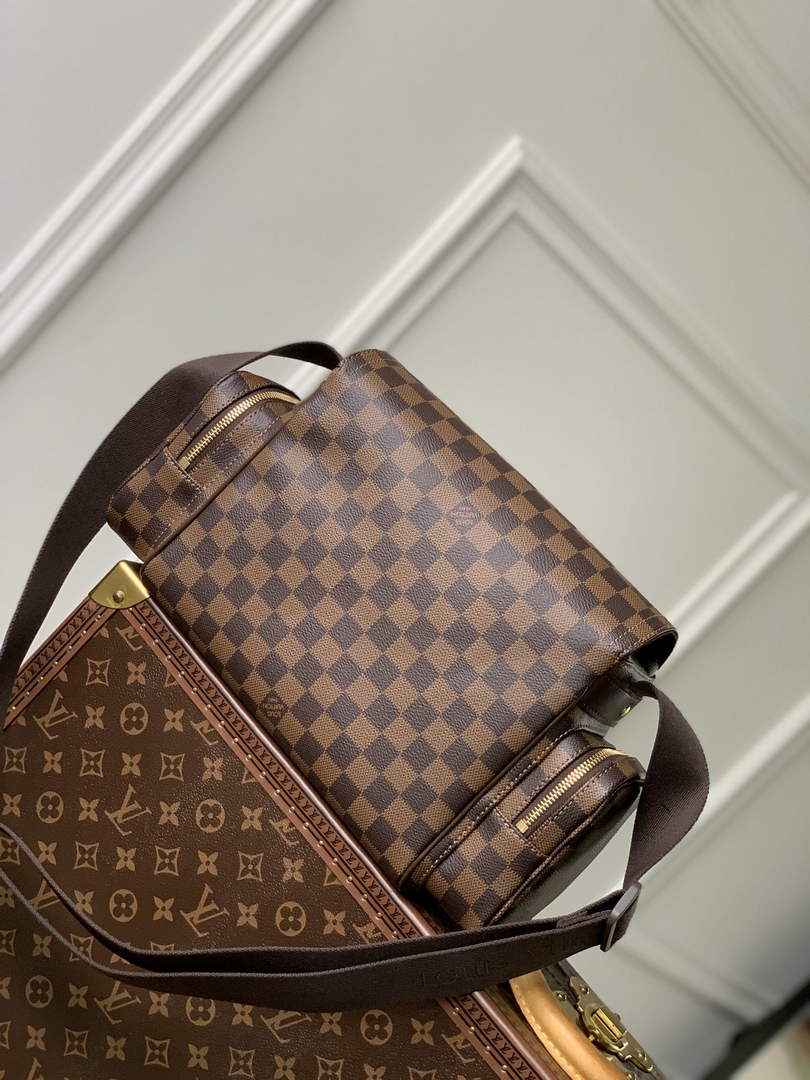 Louis Vuitton Messenger Bag N51126
