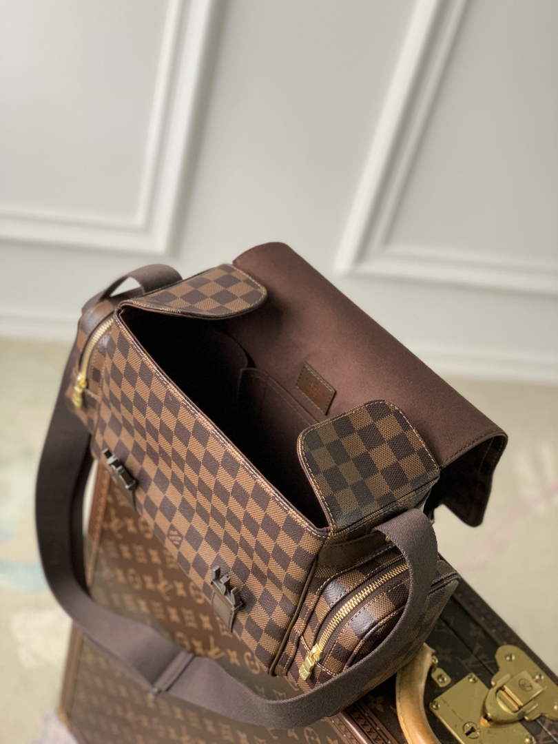 Louis Vuitton Messenger Bag N51126