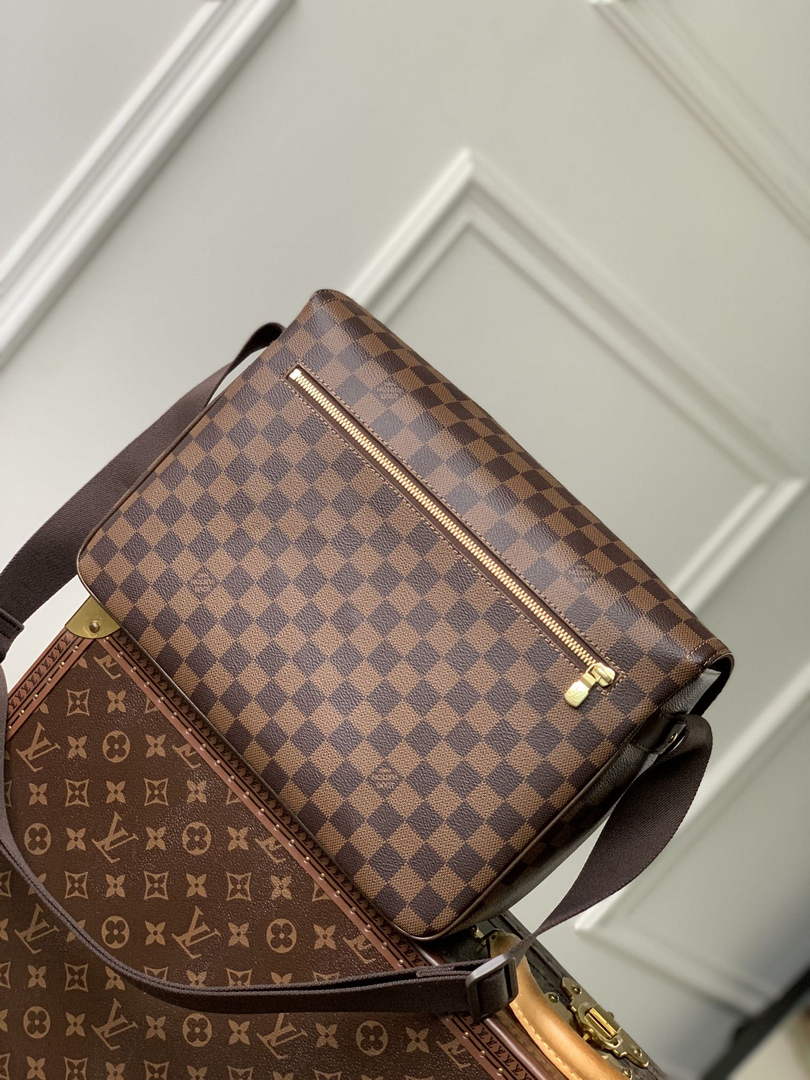Louis Vuitton Messenger Bag N51126