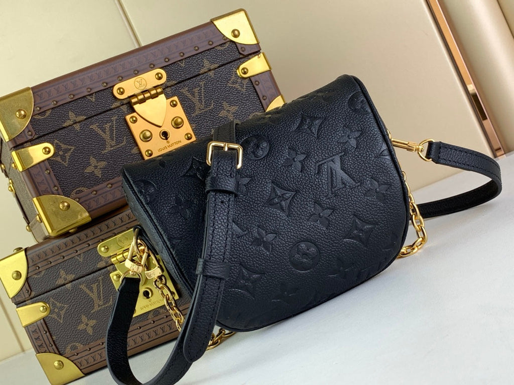 Louis Vuitton Mini Bumbag M46917 Gradient Black leather