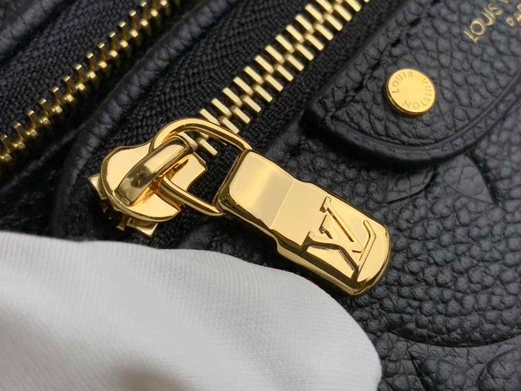 Louis Vuitton Mini Bumbag M46917 Gradient Black leather