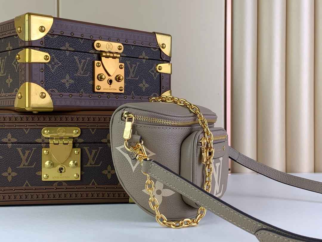 Louis Vuitton Mini Bumbag M82347 Gradient Gray leather