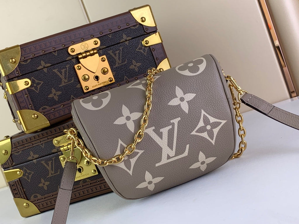Louis Vuitton Mini Bumbag M82347 Gradient Gray leather
