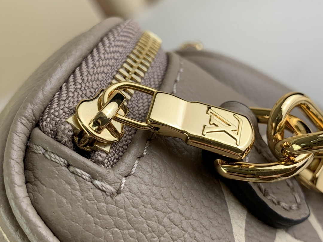 Louis Vuitton Mini Bumbag M82347 Gradient Gray leather