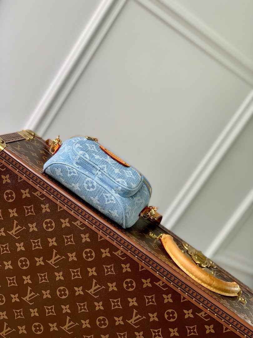 Louis Vuitton Mini Bumbag M83353