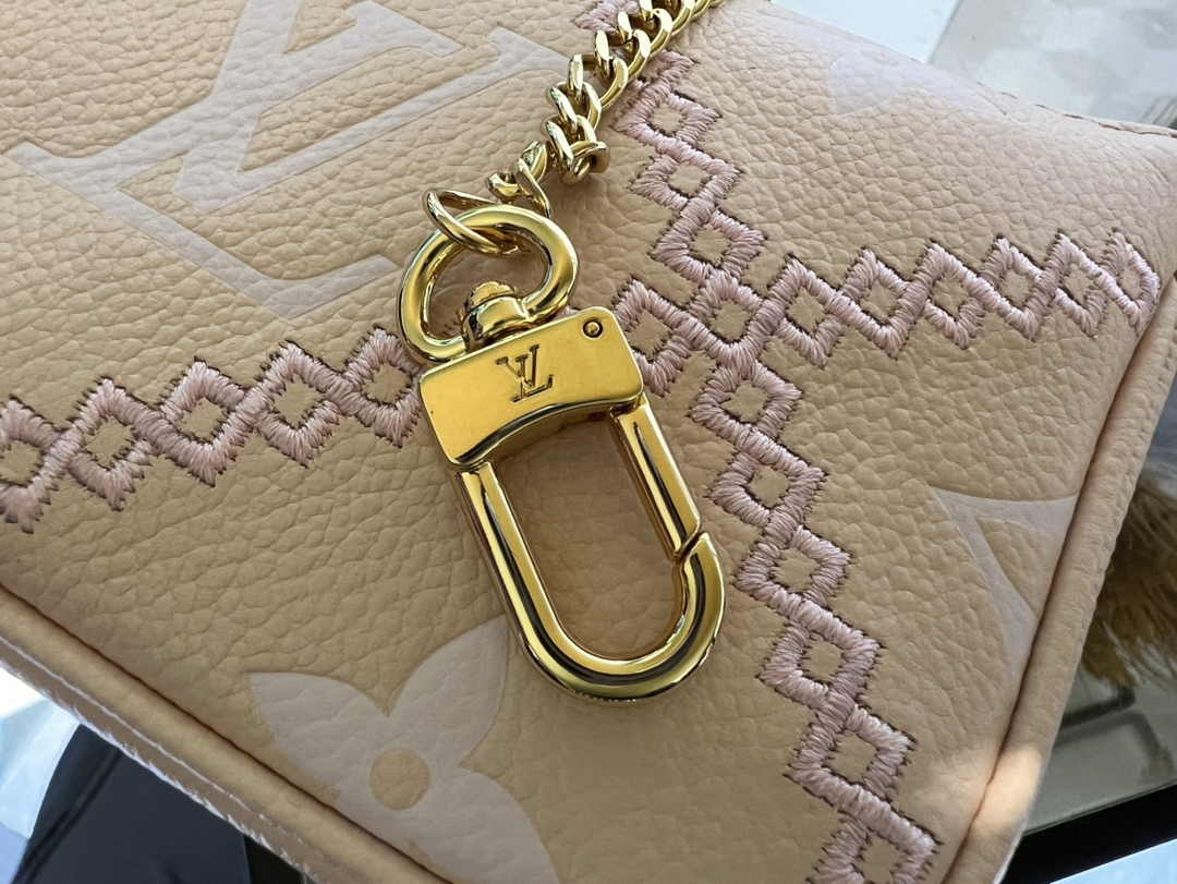 Louis Vuitton Mini Pochette Accessoires M81140 Apricot Leather - Default Title - View 7