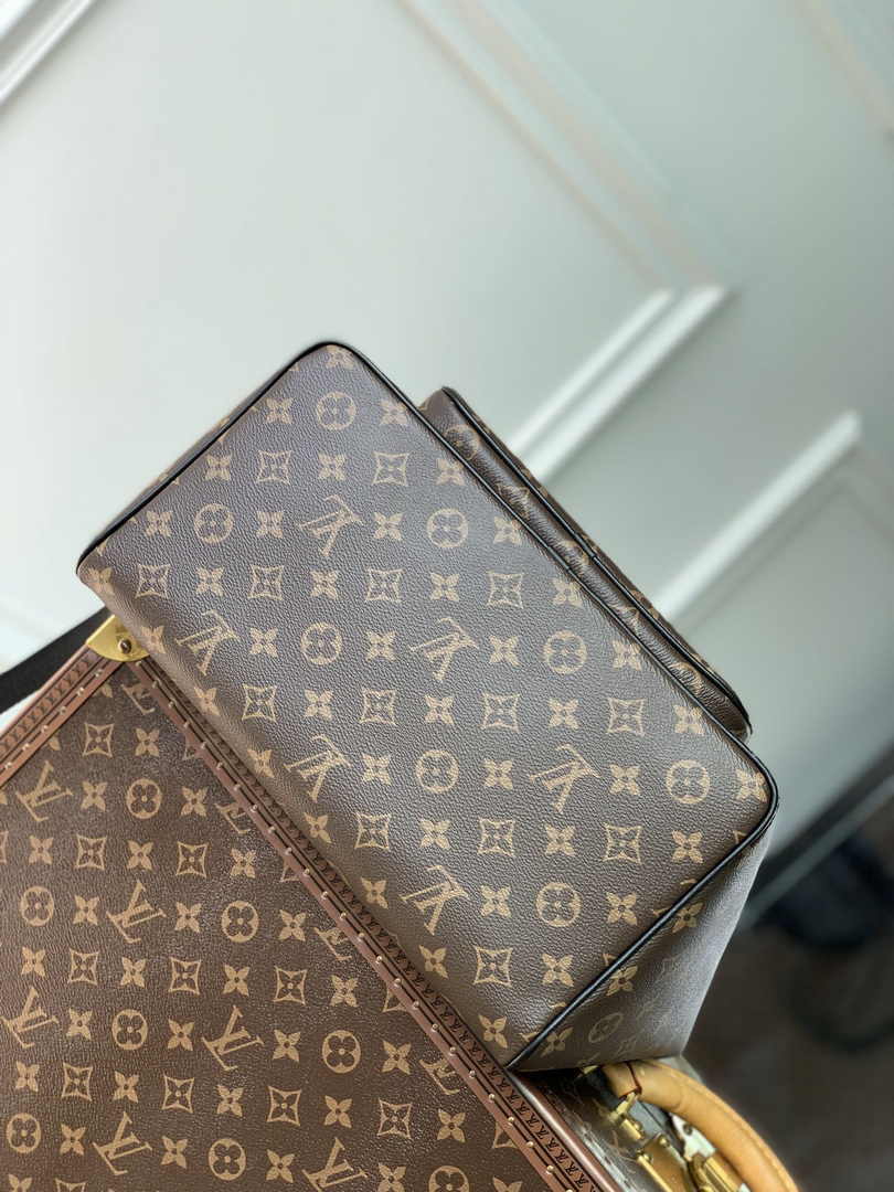 Louis Vuitton M46683 Montsouris Backpack Monogram Canvas