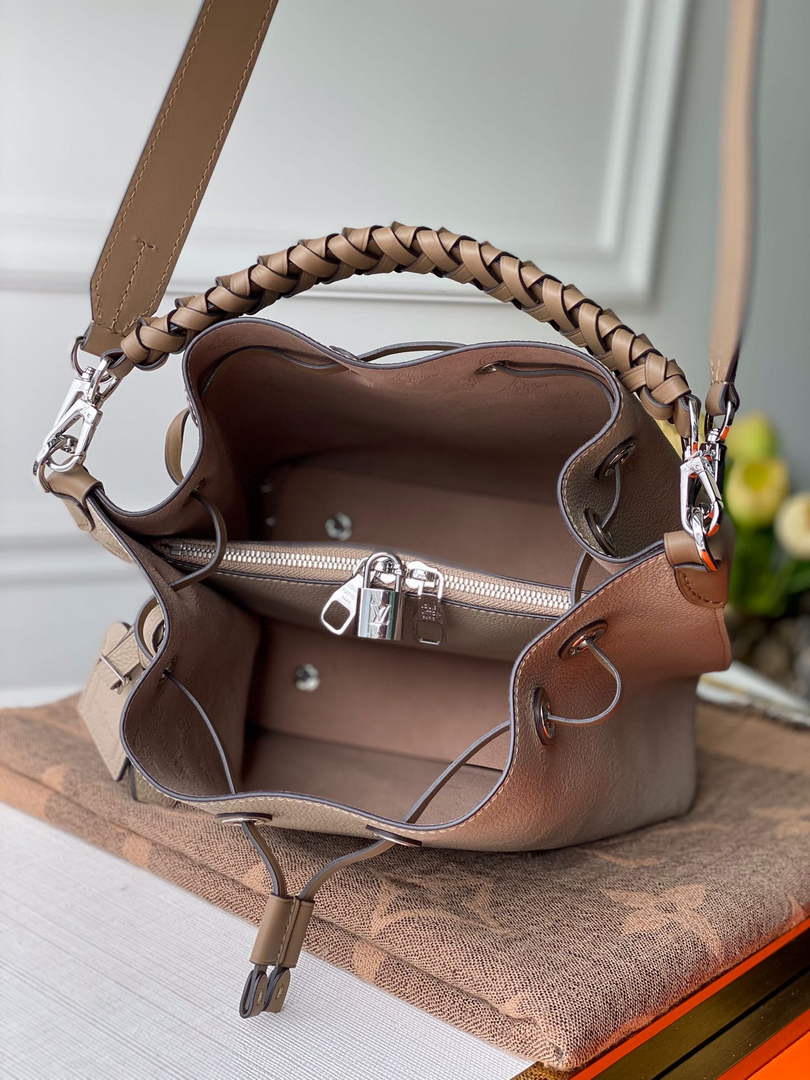 Louis Vuitton Muria Bucket Bag M55799 - Gray Leather Handbag
