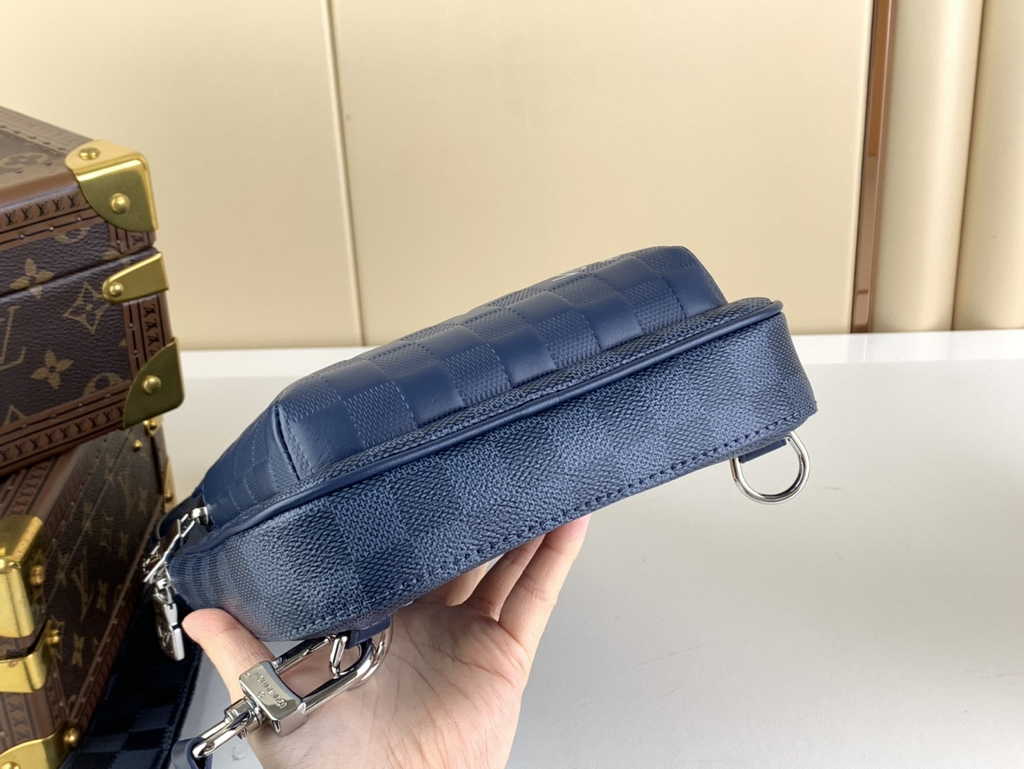 Louis Vuitton N40439 Avenue Slingbag Bag Blue Sapphire