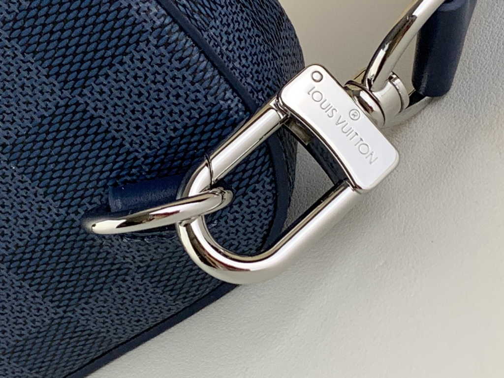 Louis Vuitton N40439 Avenue Slingbag Bag Blue Sapphire