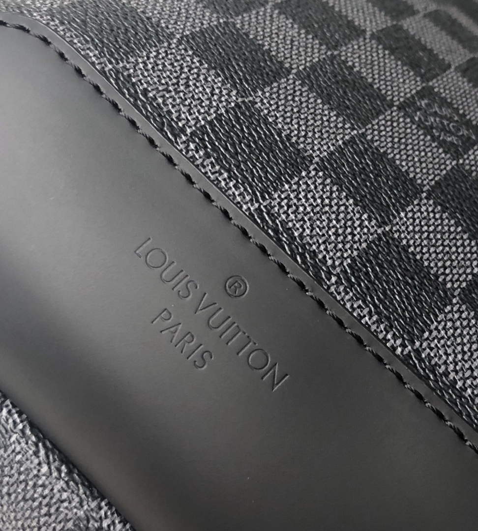 Louis Vuitton N41719 Avenue Sling Bag Damier Graphite Canvas