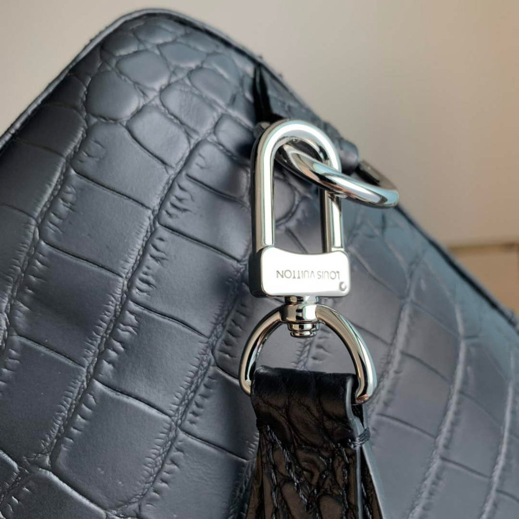 Louis Vuitton N41720 Avenue Sling Bag Damier Leather Black