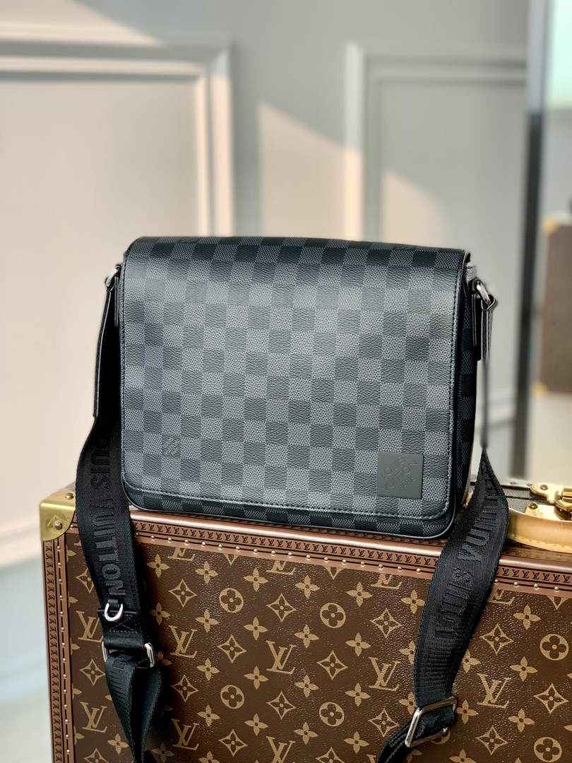 Louis Vuitton N42710 District PM Bag Damier Graphite Canvas
