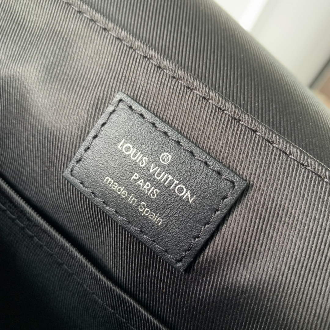 Louis Vuitton N42710 District PM Bag Damier Graphite Canvas
