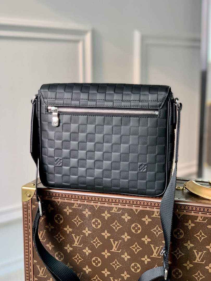 Louis Vuitton N42711 District PM Bag Damier Infini Leather