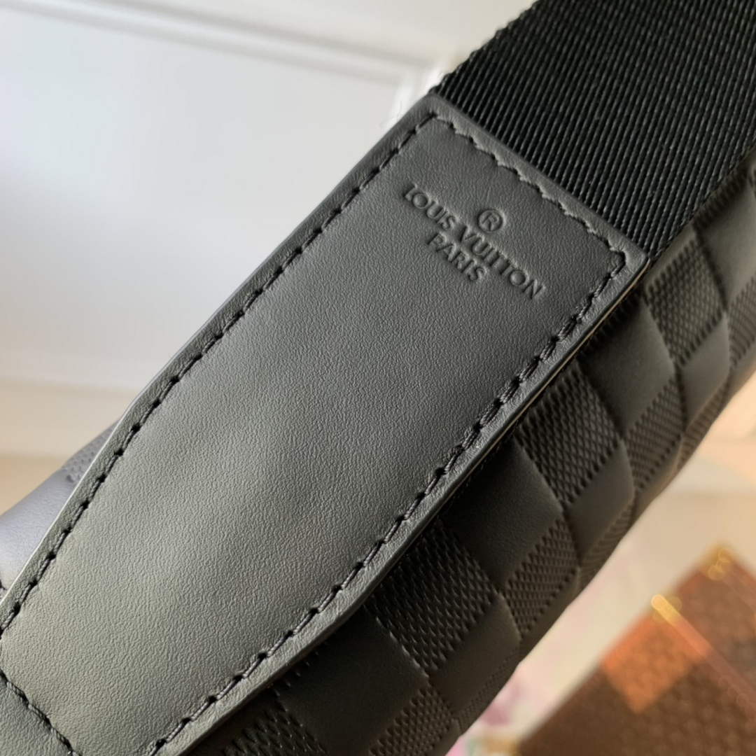 Louis Vuitton N42711 District PM Bag Damier Infini Leather