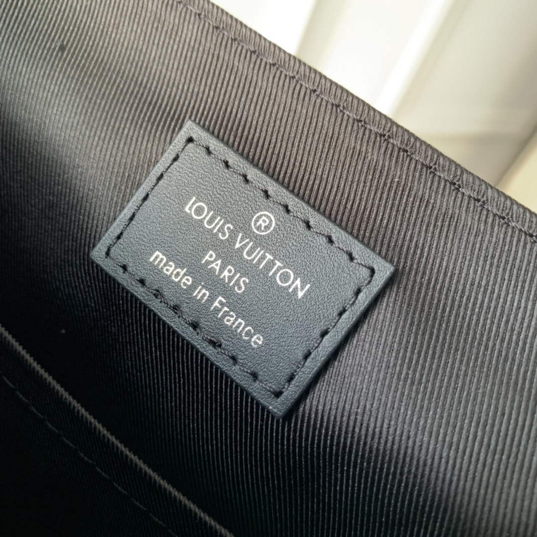 Louis Vuitton N42711 District PM Bag Damier Infini Leather