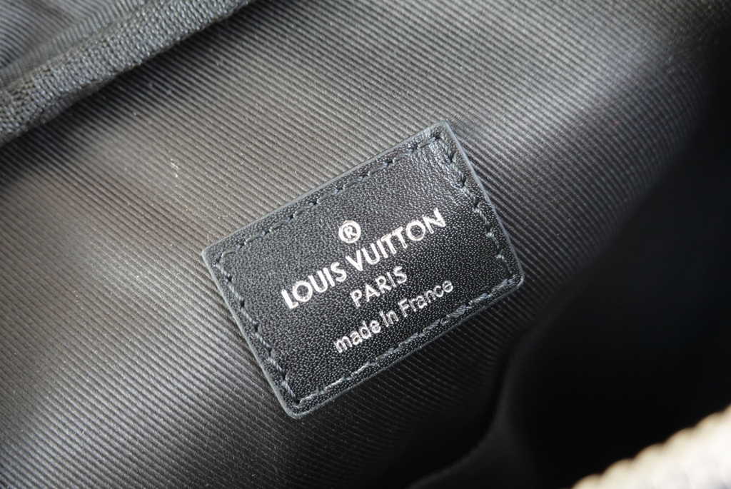 Louis Vuitton N45302 Avenue Slingbag Damier Graphite coated canvas