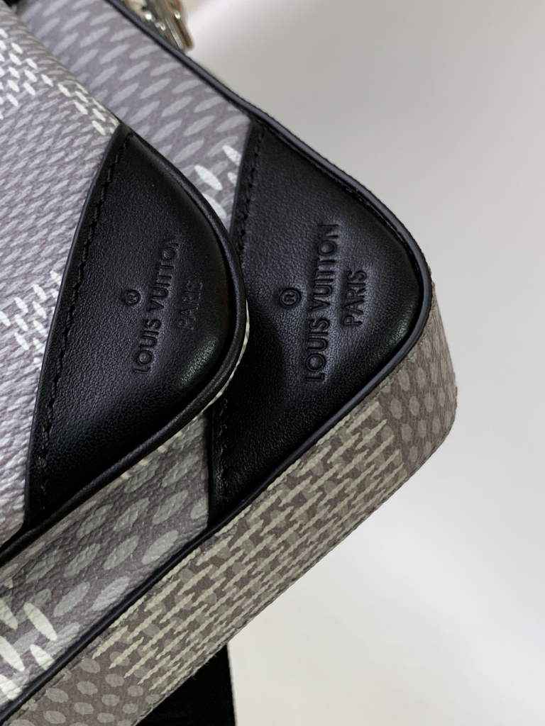 Louis Vuitton N50027 Trio Messenger Damier Graphite Canvas