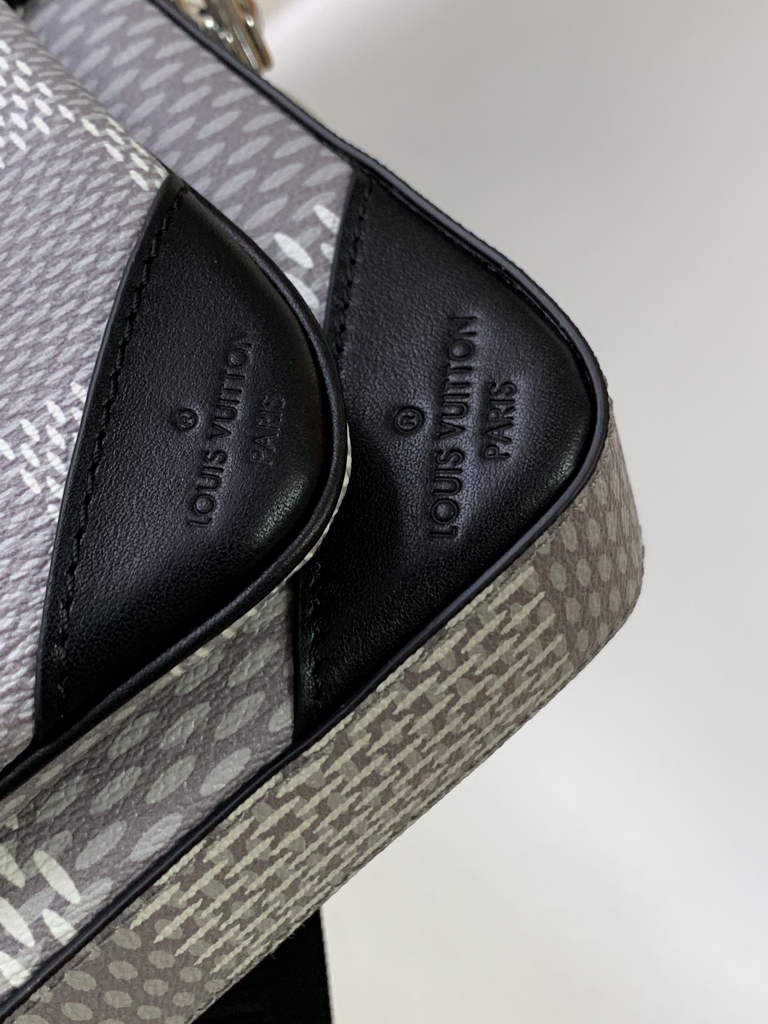 Louis Vuitton N50027 Trio Messenger Damier Graphite Canvas