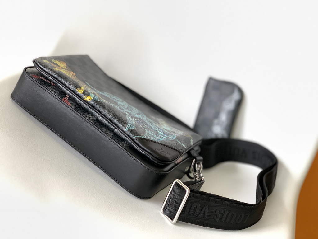 Louis Vuitton N58040 Trio Messenger Damier Graphite canvas