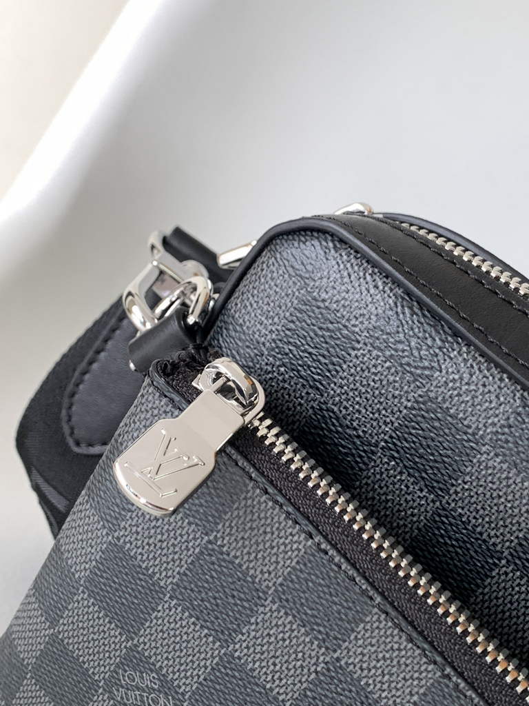 Louis Vuitton N58040 Trio Messenger Damier Graphite canvas