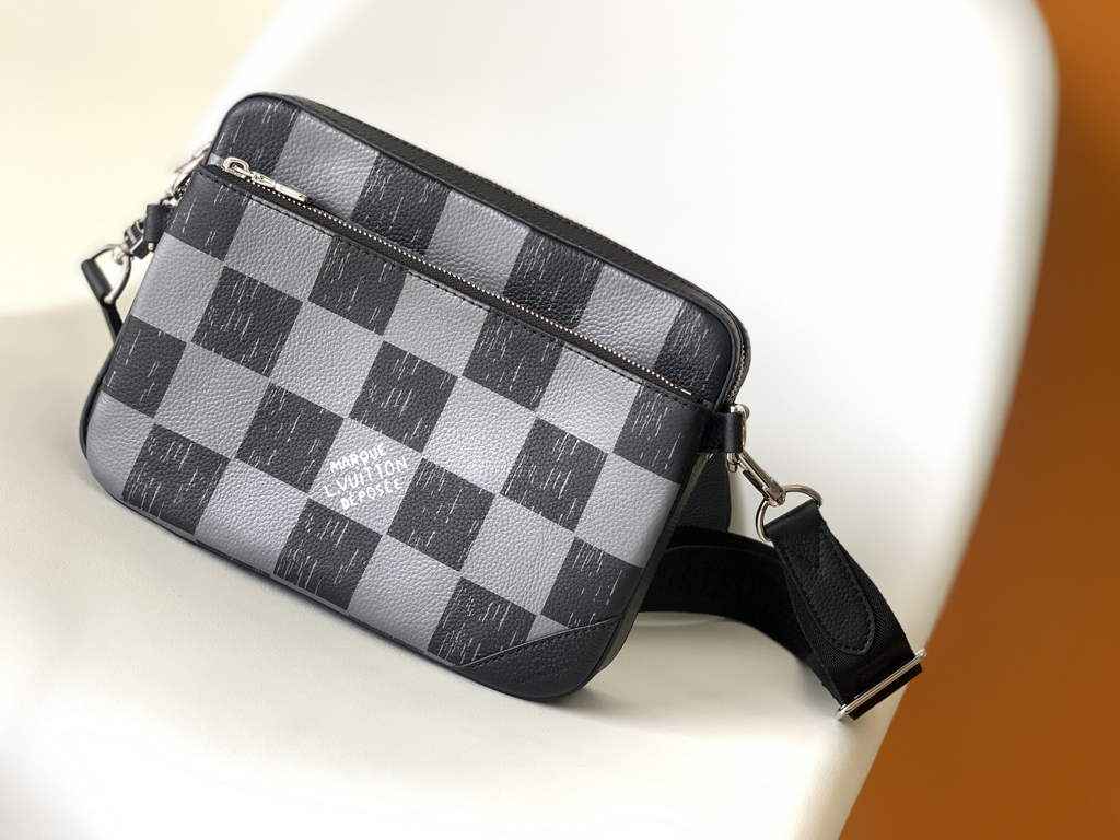 Louis Vuitton N80401 Trio Messenger Damier Graphite Canvas