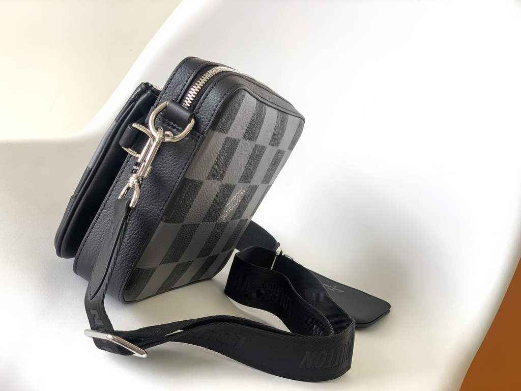 Louis Vuitton N80401 Trio Messenger Damier Graphite Canvas