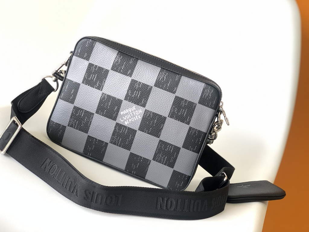 Louis Vuitton N80401 Trio Messenger Damier Graphite Canvas