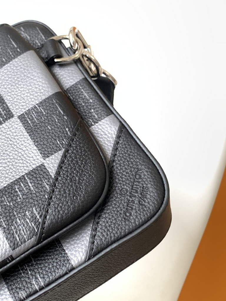 Louis Vuitton N80401 Trio Messenger Damier Graphite Canvas