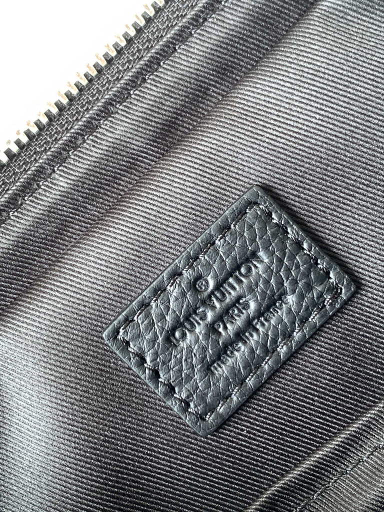 Louis Vuitton N80401 Trio Messenger Damier Graphite Canvas