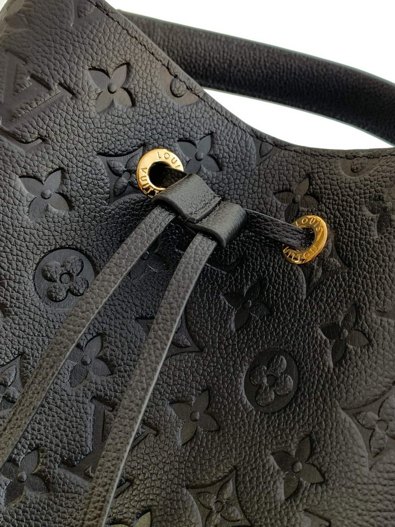 Louis Vuitton NéoNoé MM Bucket Bag Monogram Leather Black - M45256