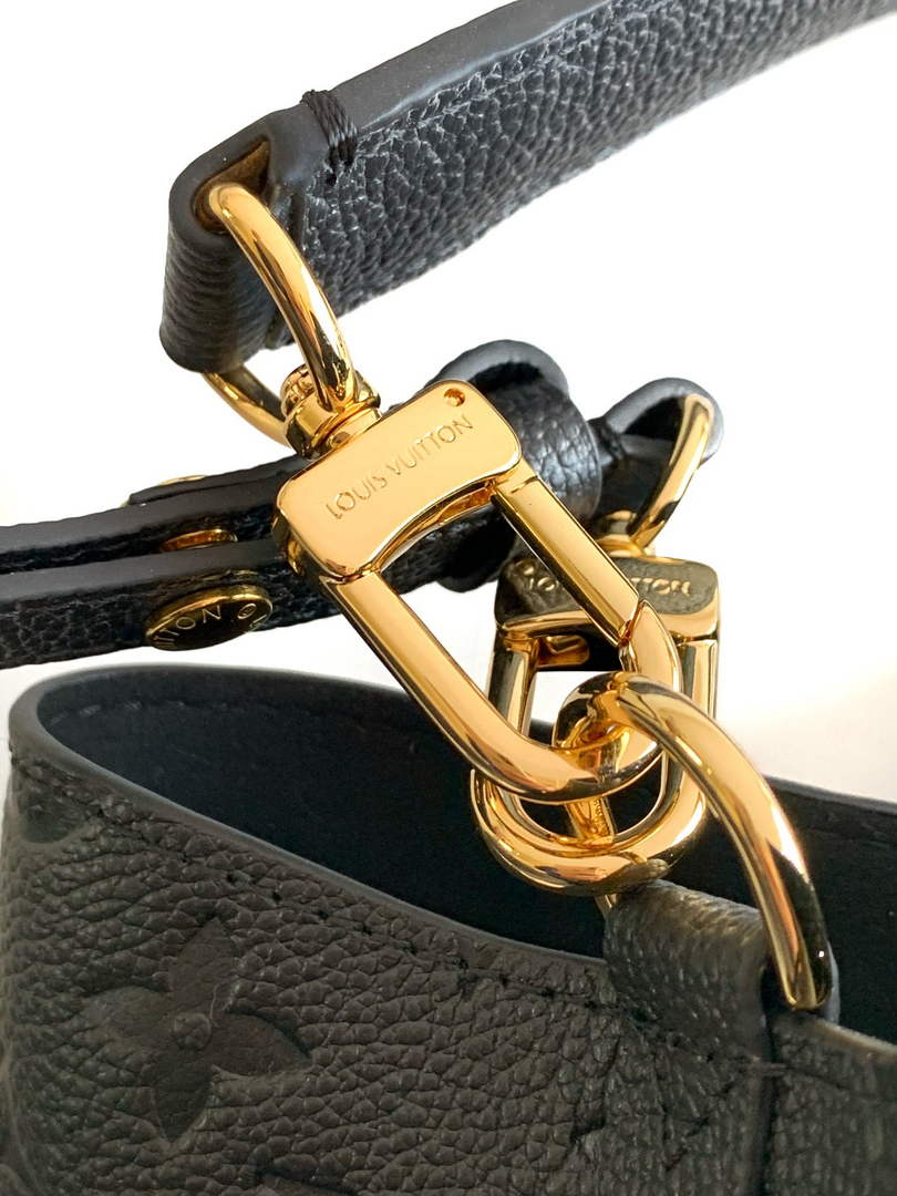 Louis Vuitton NéoNoé MM Bucket Bag Monogram Leather Black - M45256