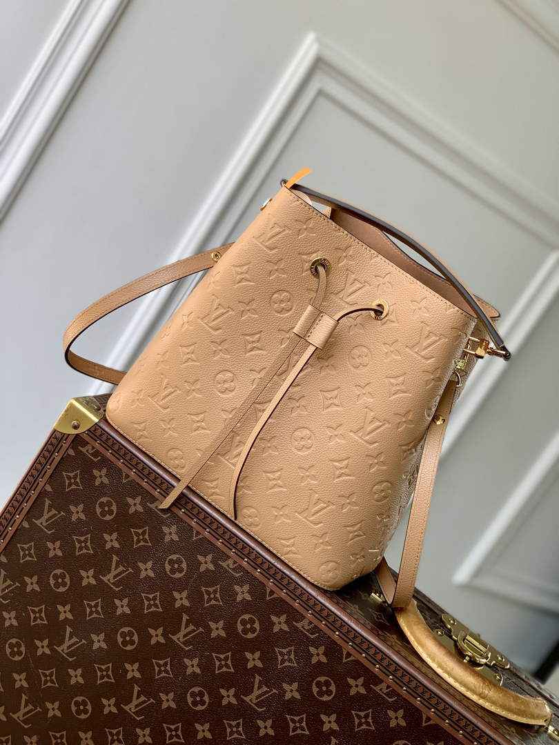 Louis Vuitton NéoNoé MM Bucket Bag Monogram Leather Brown - M45256